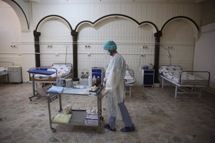 Un trabajador sanitario en un hospital especial para casos de coronavirus en Idlib, en el noroeste de Siria