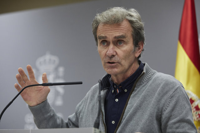 El director del Centro de Coordinación de Alertas y Emergencias Sanitarias (CCAES), Fernando Simón, ofrece una rueda de prensa para informar sobre la evolución de la pandemia de coronavirus
