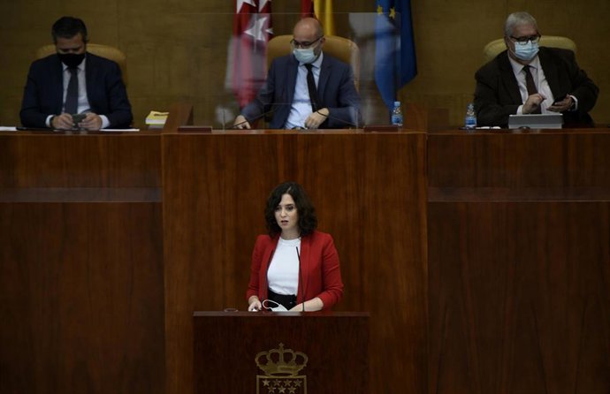 La presidenta de la Comunidad de Madrid, Isabel Díaz Ayuso, interviene durante una sesión de control al Gobierno en la Asamblea