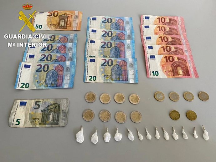 Dinero y droga incautado en Gáldar