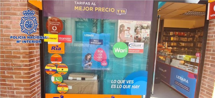 Nota Prensa: "La Policía Nacional Ha Detenido Al Joven Que Fracturó El Escaparate Y La Puerta De Acceso De Un Establecimiento De Telefonía Del Centro De La Ciudad"