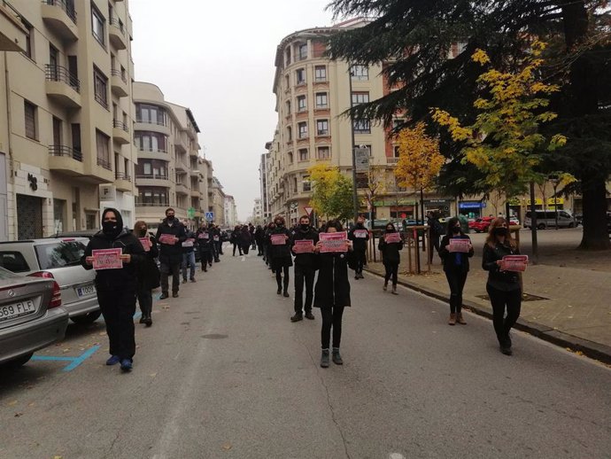Manifestación de ELA, LAB, ESK, Steilas, EHNE, Hiru y CGT en Pamplona para pedir medios contra los accidentes laboralesn