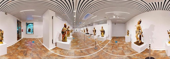 Tour virtual por la exposición 'Sebastián Santos. Creador de imágenes', en la Sala de la Provincia de la Diputación de Huelva.