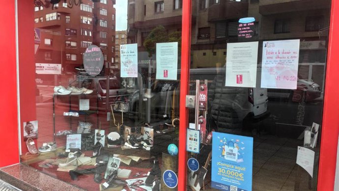 Negocios de pequeño comercio cerrados en Oviedo