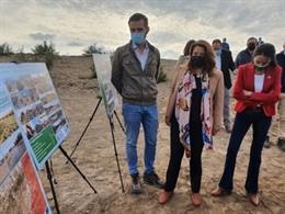 Carmen Crespo visita las obras de regeneración de Rambla Morales