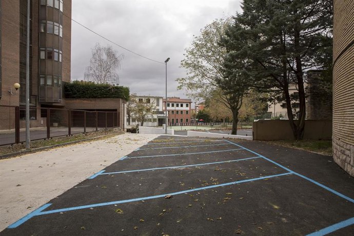 Nuevo aparcamiento en superficie de la calle Aoiz de Pamplona