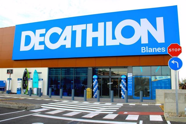 Decathlon abre en Blanes su tienda número 26 en Catalunya ...