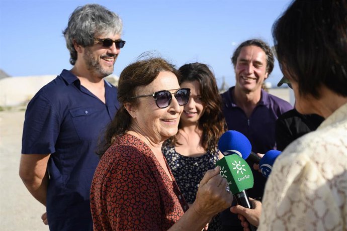 Petra Martínez durante el rodaje de la 'La vida era eso' en Almería