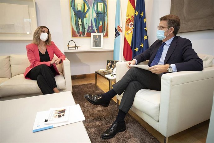Feijóo se reúne con la alcaldesa de Lugo, Lara Méndez.