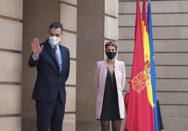 El president del Govern d'Espanya, Pedro Sánchez, i la presidenta del Govern de Navarra, María Chivite, al Palau de Navarra. Pamplona (Espanya) , 13 de novembre del 2020.