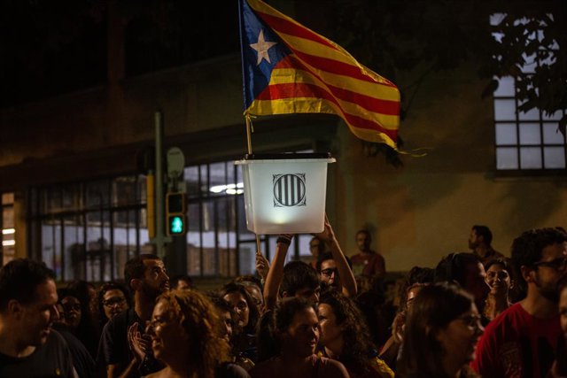 Un participant en la manifestación de l'ANC.
