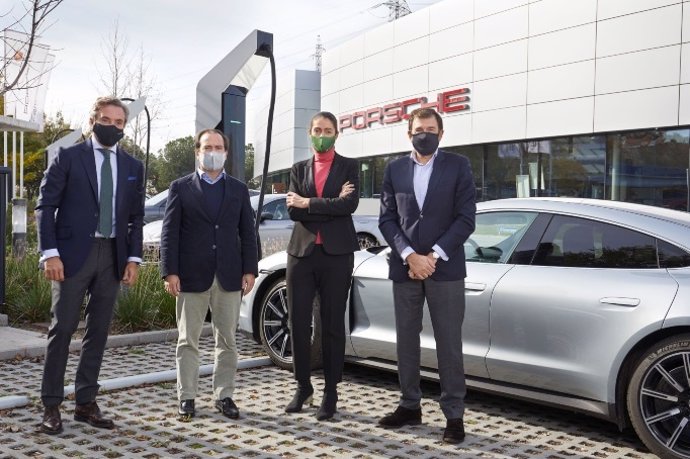 Porsche inaugura una potente estación de carga en Madrid