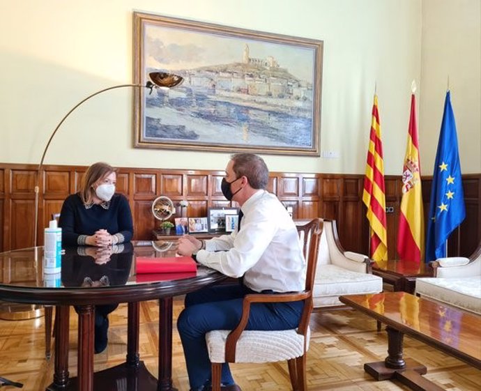 Imatge del subdelegat del govern espanyol a Lleida, José Crespín, amb la directora de la Inspecció de Treball a Lleida, Sonia Gómez, el 13 de novembre del 2020. (Horitzontal)
