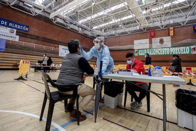 Zona básica de salud de San Juan de la Cruz en el polideportivo municipal El Torreón, en Pozuelo de Alarcón  