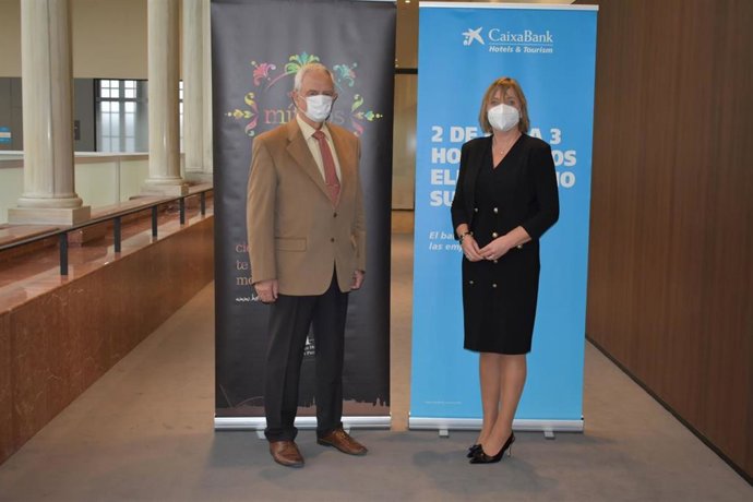 Sevilla.-CaixaBank y la Asociación de Hoteles analizan casos de éxito en la nueva situación turística