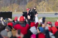 Trump sopesa acudir a una marcha a favor de su Administración en Washington