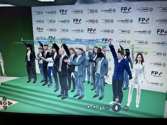Los asistentes han seguido la ceremonia accediendo a un entorno virtual, interactuando con su propio avatar.