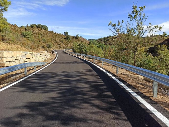 Finalizan las obras de la carretera entre Bernués y el cruce de Javierrelatre.