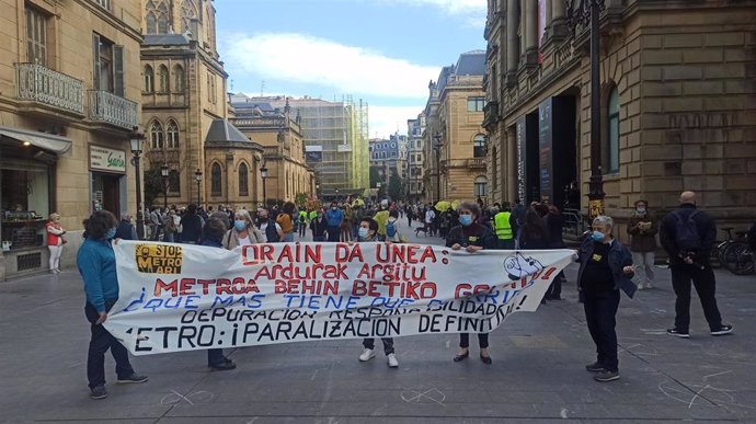 Manifestación contra el Metro de San Sebastián.