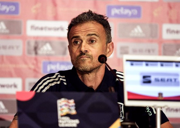 12 October 2020, Ukraine, Kiev: Spain head coach Luis Enrique attends a press conference of the Spanish national team, ahead of Tuesday's UEFANations League soccer match against Ukraine. Photo: -/Ukrinform/dpa