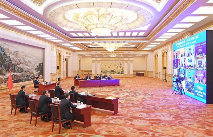 El primer ministro chino, Li Keqiang, en la última ronda de negociaciones del tratado comercial de Asia Pacífico.