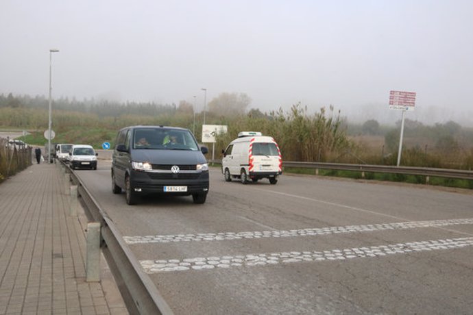 Circulació de vehicles al darrer tram de la ronda sud, fins a la carretera de Llan, el 13 de novembre del 2020. (Horitzontal)