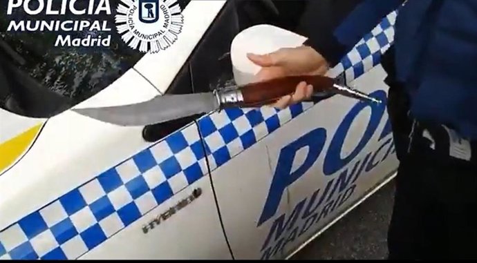 Navaja interceptada en una riña familiar en Puente de Vallecas