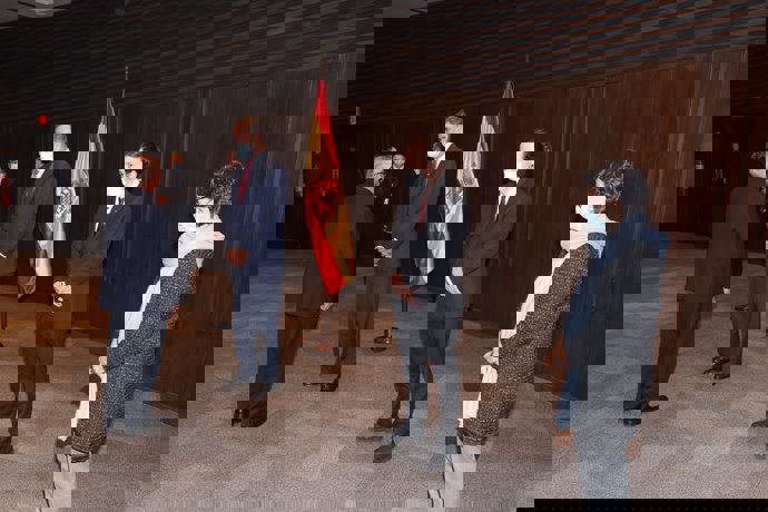 El Rey Felipe VI, el vicepresidente segundo del Gobierno, Pablo Iglesias, y la ministra de Asuntos Exteriores, UE y Cooperación, Arancha González Laya, en su visita a Bolivia para asistir a la toma de posesión de su nuevo presidente, Luis Arce