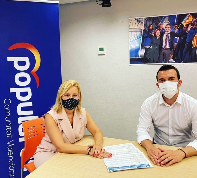 Mari Carmen Contelles y Vicent Mompó