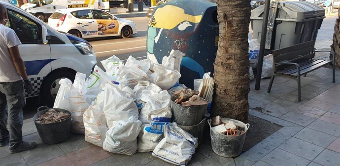 Escombros en la vía pública