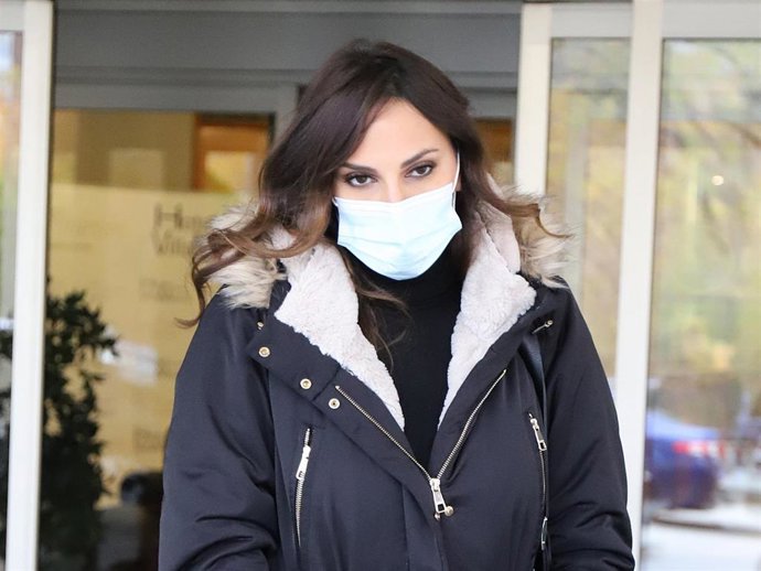 IRENE ROSALES SALE DEL HOTEL DONDE ESTÁ HOSPEDADA CON SU MARIDO