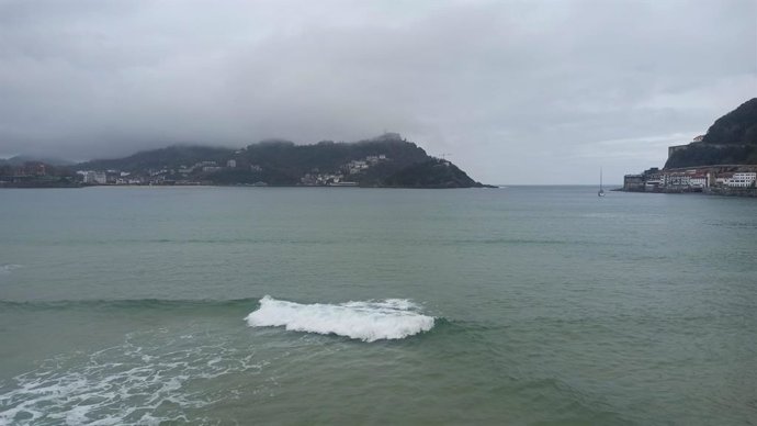 Núvols sobre la costa d'Euskadi (Imatge d'arxiu)
