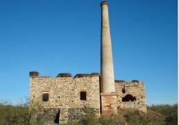 Chimenea de la Mina la Liebre, en Plasenzuela.