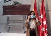 Ayuso pide tener cero confianza ante el Covid pero aplaude el esfuerzo:"Hemos sufrido mucho pero nos estamos levantando"