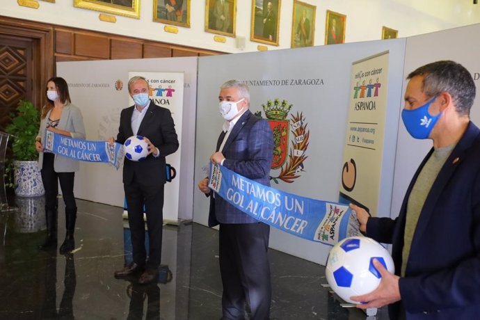 Aspanoa sustituye el partido de fútbol de veteranos por la venta de boletos con sorteo de balones y camisetas