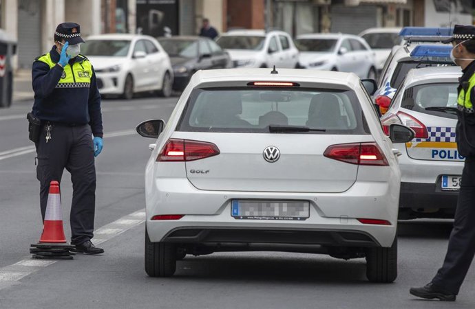 Control policial en Huelva capital.