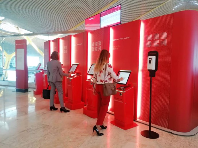 Iberia duplica la oferta en el puente aéreo Madrid-Barcelona.