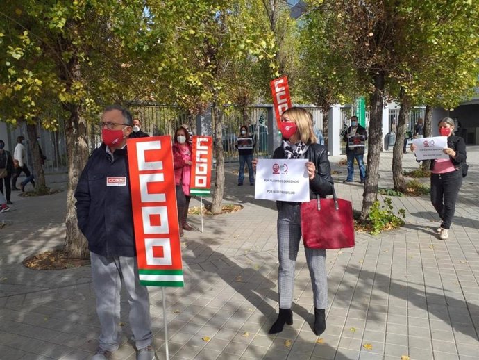 Imagen de la concentración del 12 de noviembre, convocada por los sindicatos para expresar su rechazo a la orden de la Consejería de Salud sobre jornada laboral y descansos del personal ante el Covid.