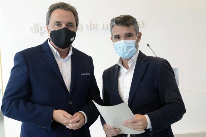 José Ortiz, alcalde de Torremolinos, y José Bernal, diputado provincial del PSOE por Málaga