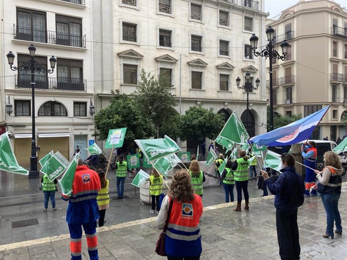 Concentración de emfermeros de Urgencias de atención primaria a las puertas del SAS