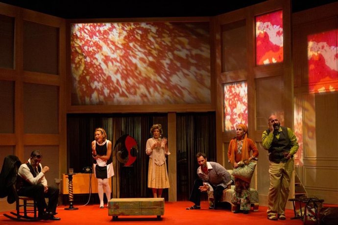 Comedia en negro de Suripanta Teatro ianugura la V Muestra de Artes Escénicas de Cáceres