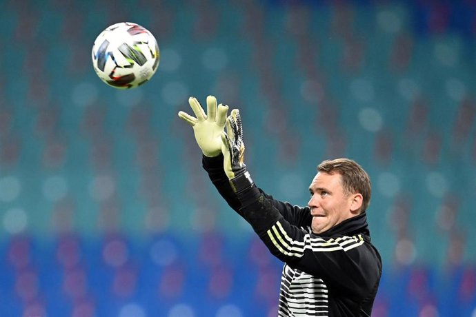 Manuel Neuer entrenando con Alemania