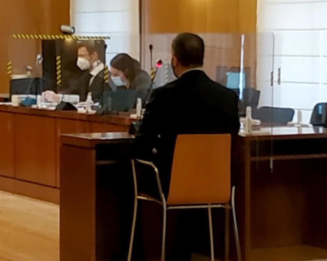 El subinspector de la Policía Nacional, en el banquillo por segunda vez por presunto delito de falso testimonio.