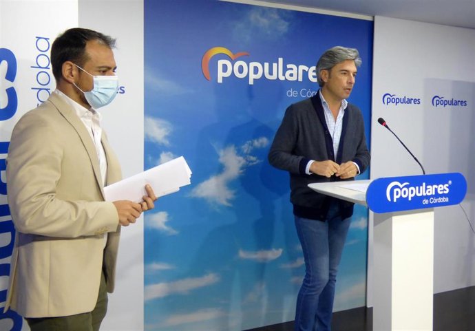 El diputado nacional del PP por Córdoba, Andrés Lorite, y el diputado provincial popular Félix Romero.