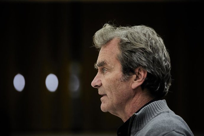 El director del Centre de Coordinació d'Alertes i Emergncies Sanitries (CCAES), Fernando Simón, ofereix una roda de premsa per informar sobre l'evolució de la pandmia de coronavirus, en el Ministeri de Sanitat, Madrid (Espanya), a 12 de novembre.