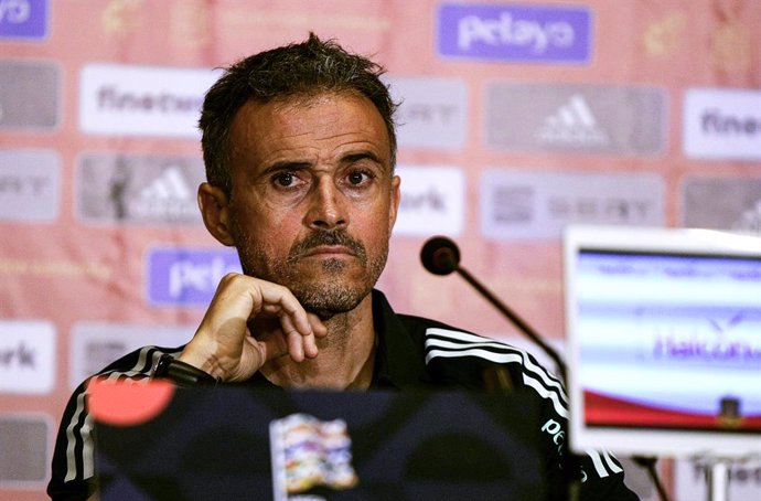 12 October 2020, Ukraine, Kiev: Spain head coach Luis Enrique attends a press conference of the Spanish national team, ahead of Tuesday's UEFANations League soccer match against Ukraine. Photo: -/Ukrinform/dpa