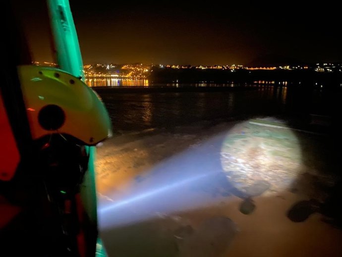 El helicóptero busca al vecino de Miengo desaparecido