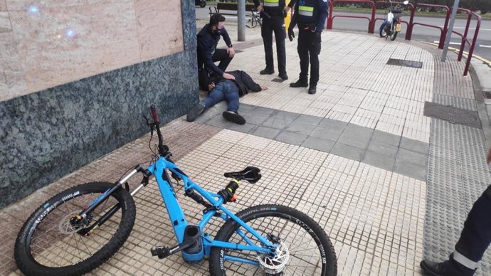 Detenido tras darse a la fuga con una bicicleta robada