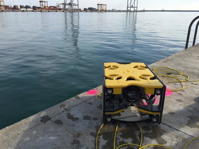 Dron submarino para inspeccionar las infraestructuras del Port de Tarragona