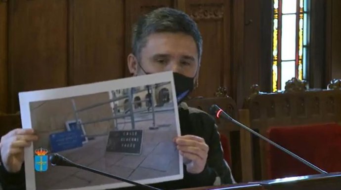 El diputado de Podemos, Rafael Palacios en la Junta General.